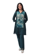 Emerald silk cotton co-ord set – side view with straight-fit pants