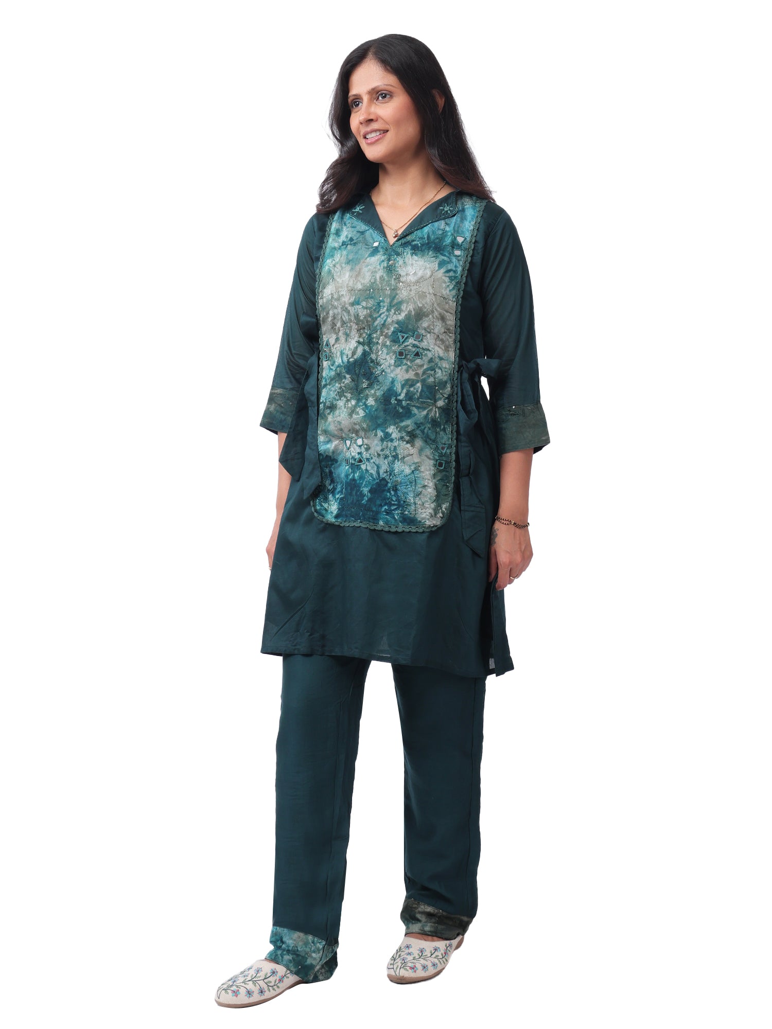 Emerald silk cotton co-ord set – side view with straight-fit pants